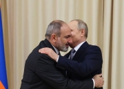 普京与亚美尼亚总理通电话 商讨纳卡地区局势